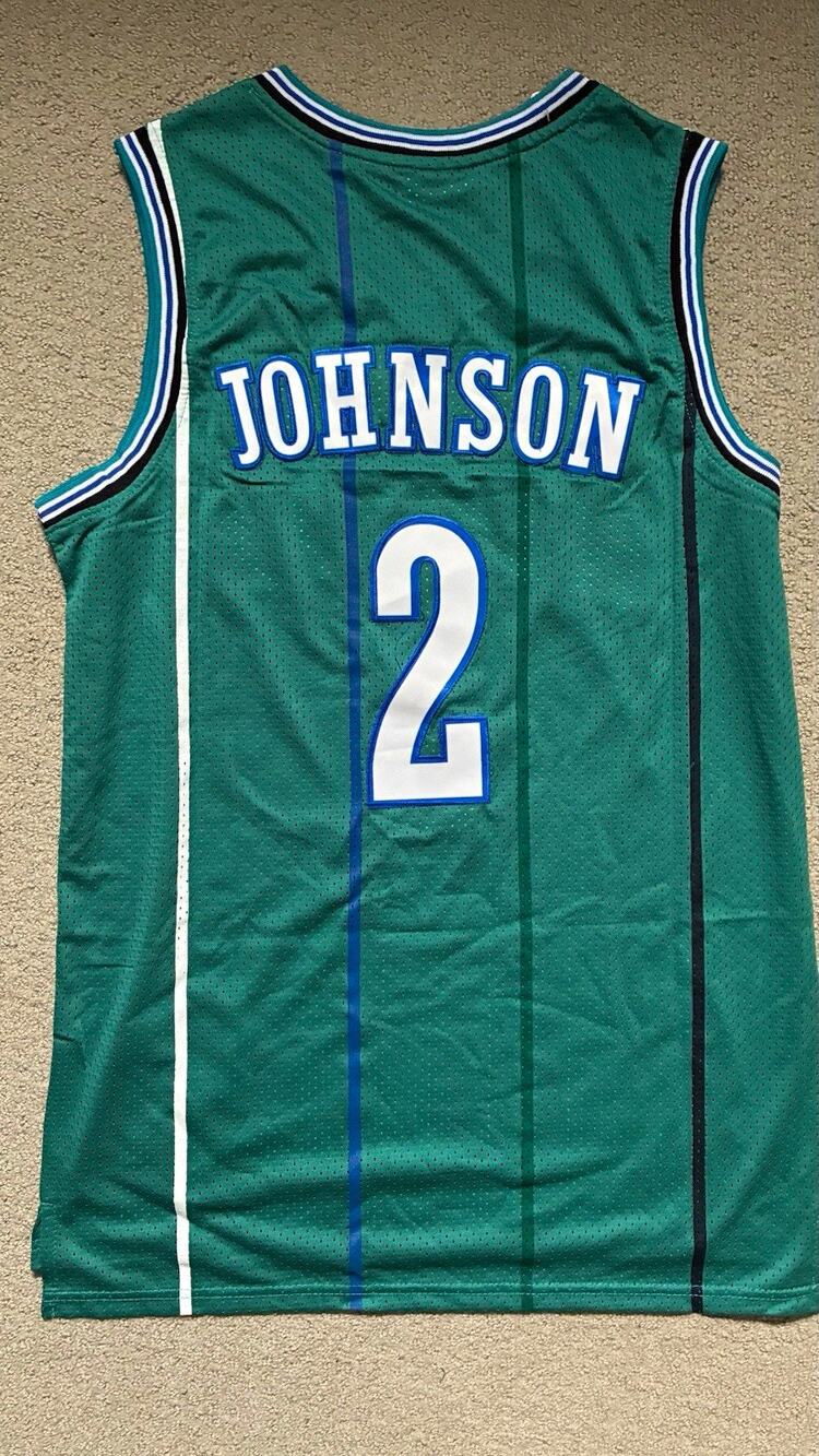 Mitchell & Ness Charlotte Hornets Larry Johnson #2 1992-93 Swingman Jersey 44